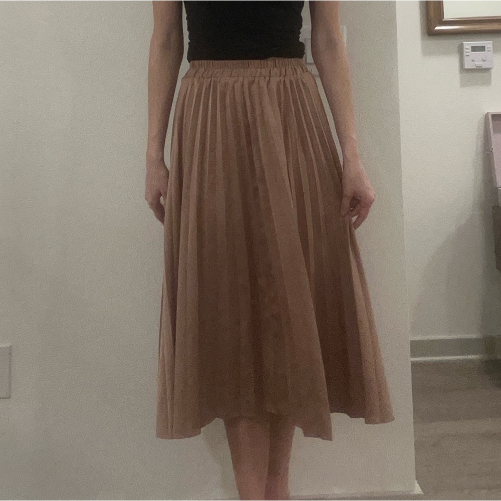 Elegant Tan‎ Pleated Skirt